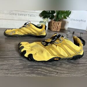 Vibram FiveFingers V - Trail 2.0 Shoes in Yellow Gray Black Size 6 - 6.5 NWT!